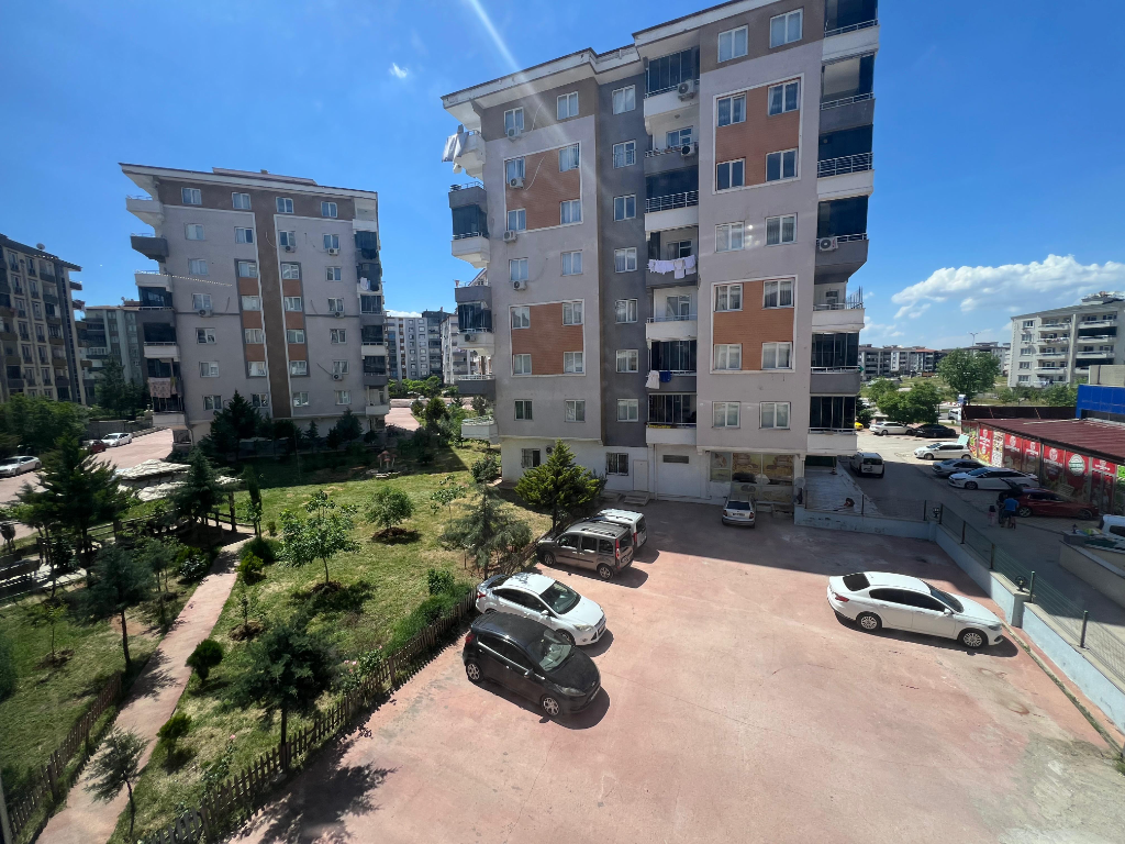SARIGELİNDEN KARATAŞ MERKEZDE SİTE İÇİ SATILIK 2+1 DAİRE FIRSATI - Sarıgelin Gayrimenkul